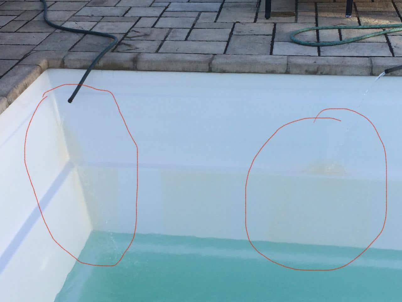 découvrez des solutions efficaces pour éliminer les taches grises sur votre piscine en coque. prolongez la vie de votre piscine et retrouvez la clarté de l'eau grâce à nos conseils et traitements adaptés.